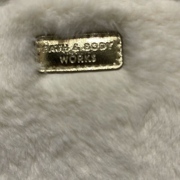 NWT - Bath & Body Works- Travel Toiletry Cosmetic Bag with Strap - Picture 2 of 8